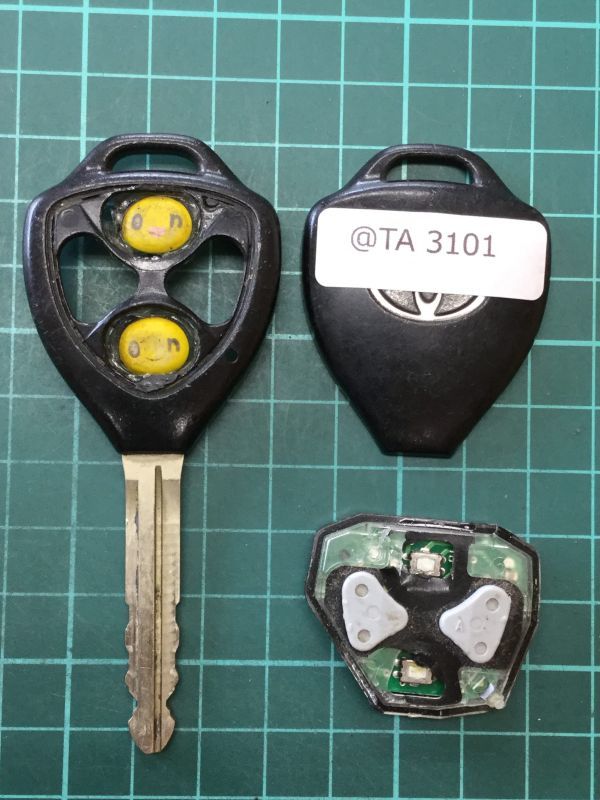 @TA 3101ジャンクトヨタ 純正 2B 2つボタン キーレス ヴィッツ ウィッシュ カローラ ハイエース レジアスエース等拍卖
