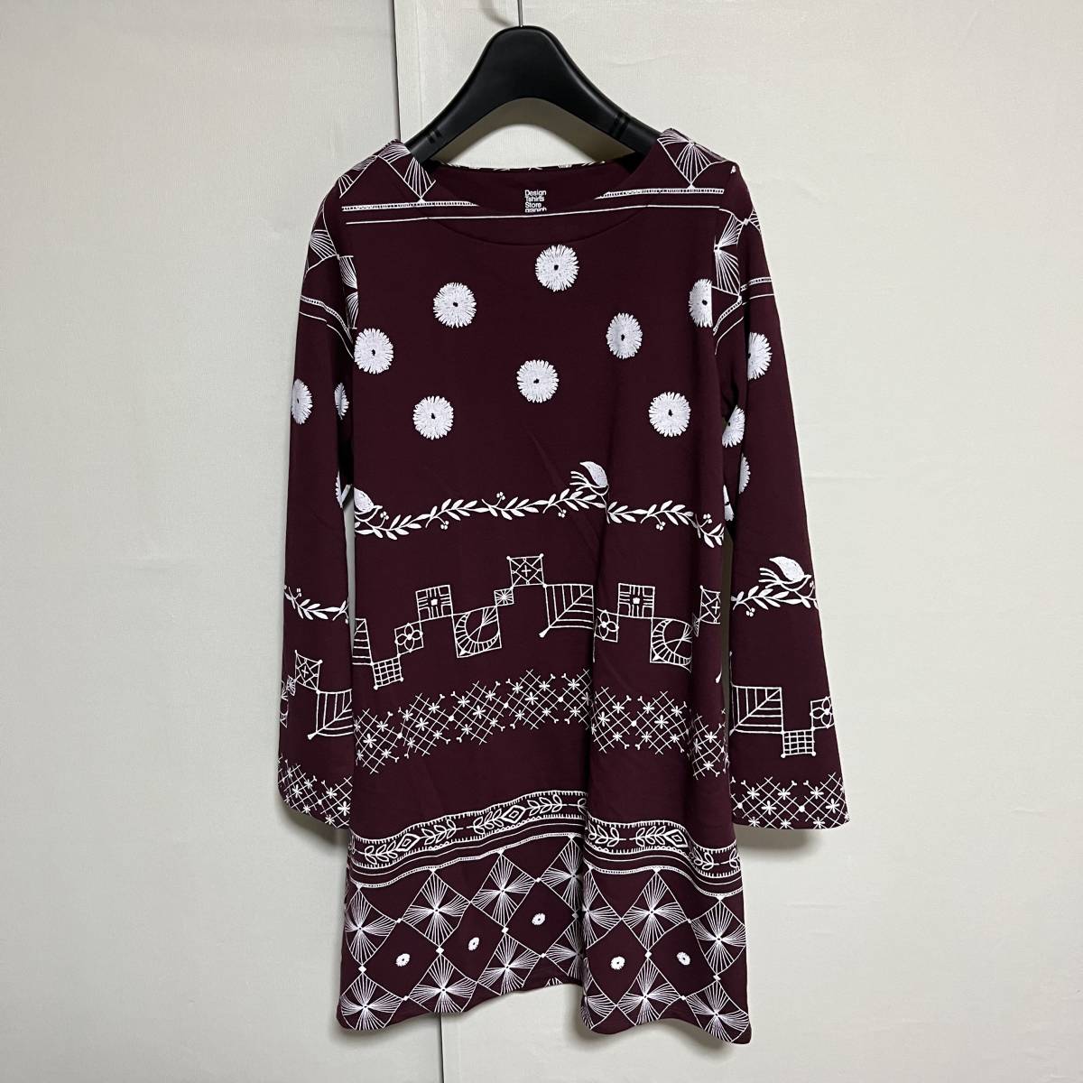 Design Tshirts Store graniph グラニフ 総柄 Tシャツ 薄い生地 スウェット えんじ色系 F 美品 管理B1334拍卖