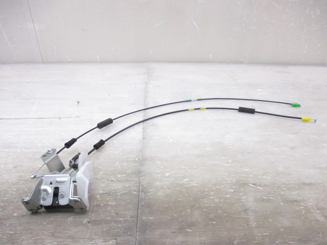 【即決有】 ノア ヴォクシ― エスクァイア ZRR80 80系 純正 右 スライド ドアロック 69370-28141 (B026712)拍卖