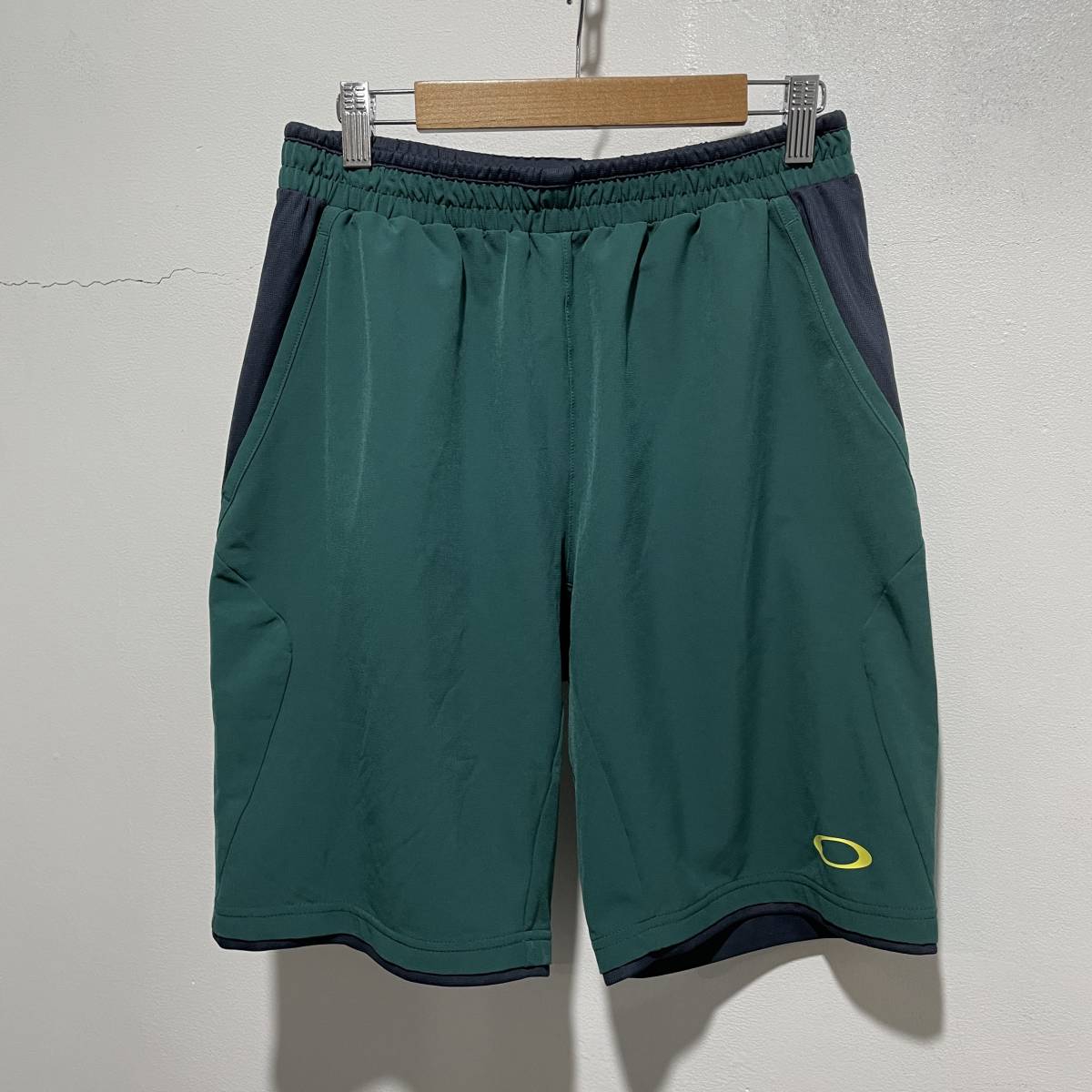 ☆送料無料☆OAKLEYオークリー☆ショートパンツ☆緑☆M☆イージーショーツ☆ストレッチ☆e22c拍卖