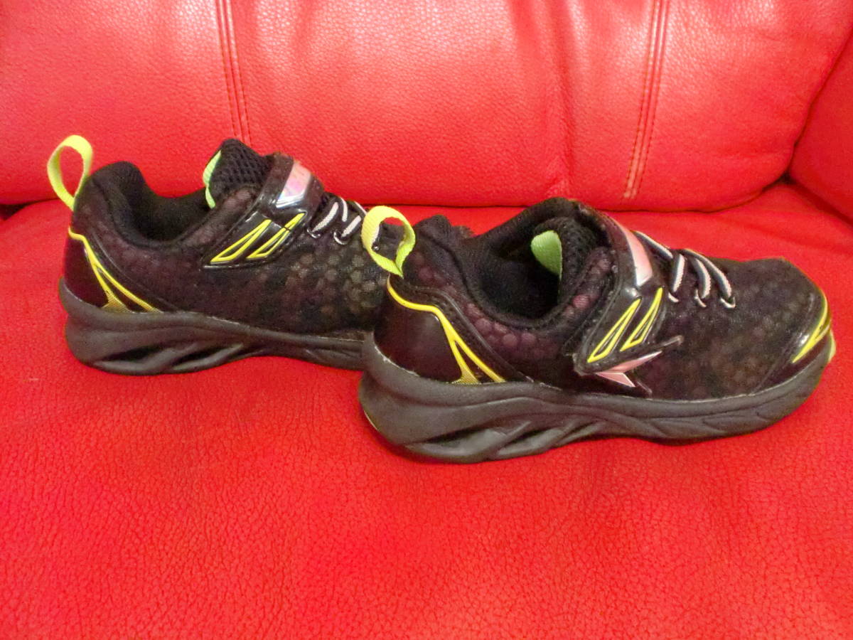 瞬足17.0cmEE. 冷やかしウオッチ2人はお断り大迷惑 損害賠償請求拍卖