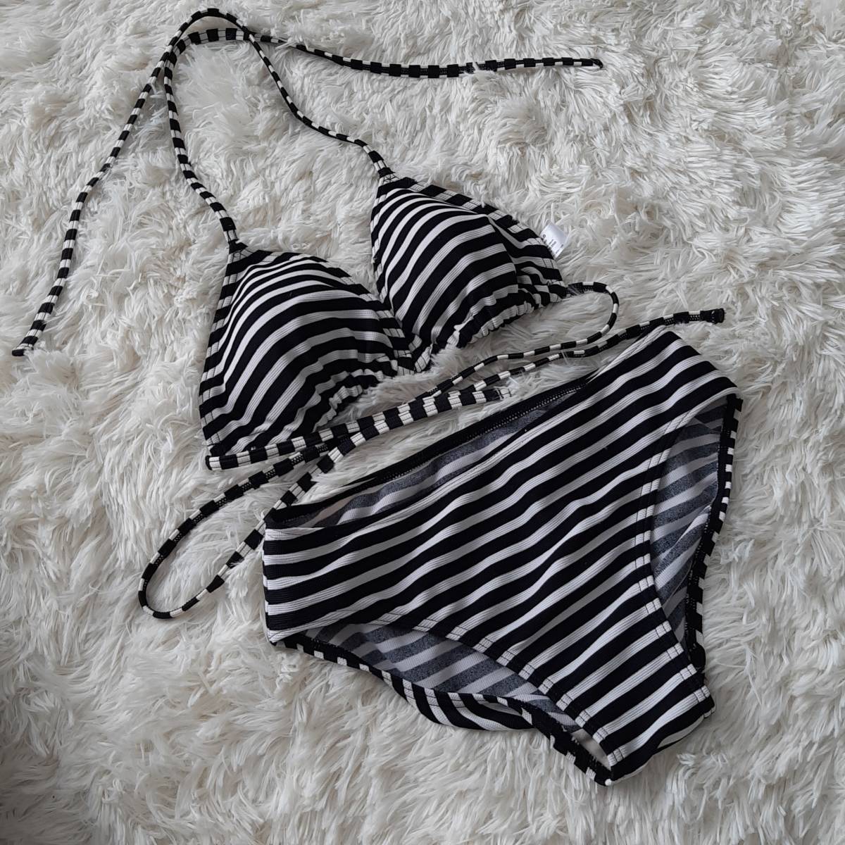 匿名配送★ユニクロ UNIQLO ボーダー 三角ビキニ 水着 白黒 モノトーン 9M W拍卖