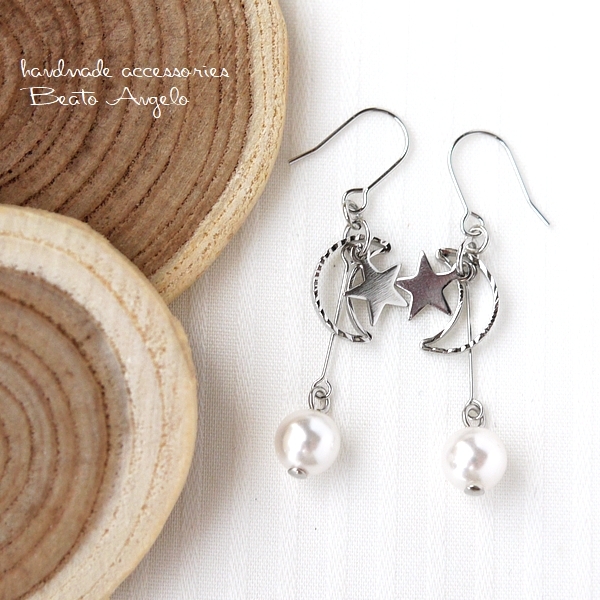 ■+angelo+月と星☆スワロフスキーパールのピアス(p-003)S シンプル ホワイト チタン 樹脂 イヤリング拍卖