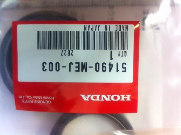 新品送料込CB1300SC54フォークオイルダストシールホンダ純正MEJ拍卖