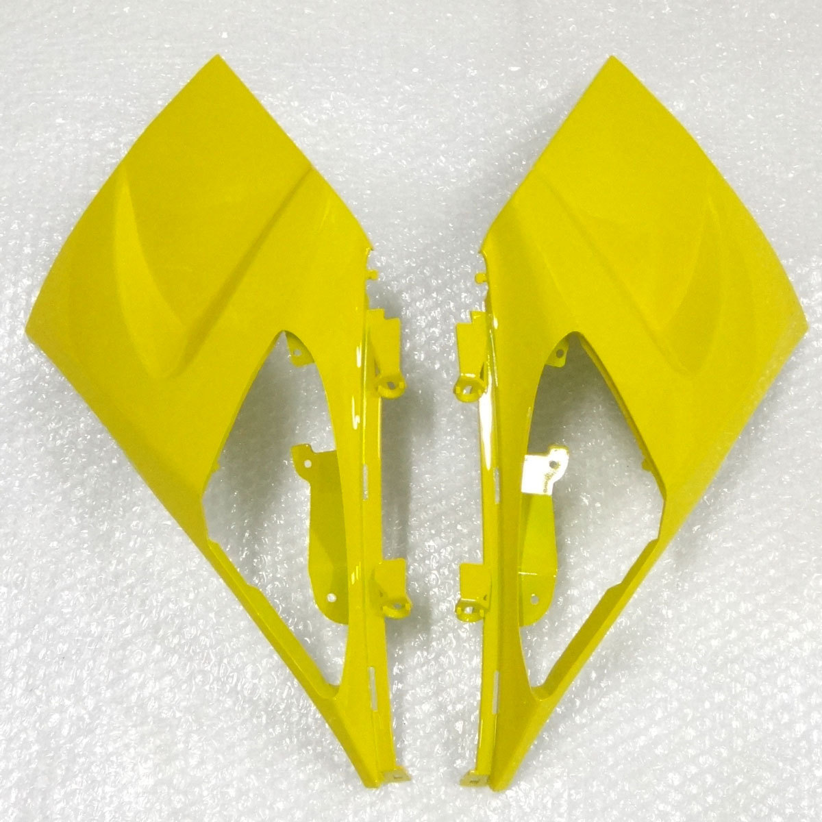 PGO G-MAXシリーズ 外装 フロントターンシグナルインナーカバー左右セット イエロー ★B級品★ 拍卖