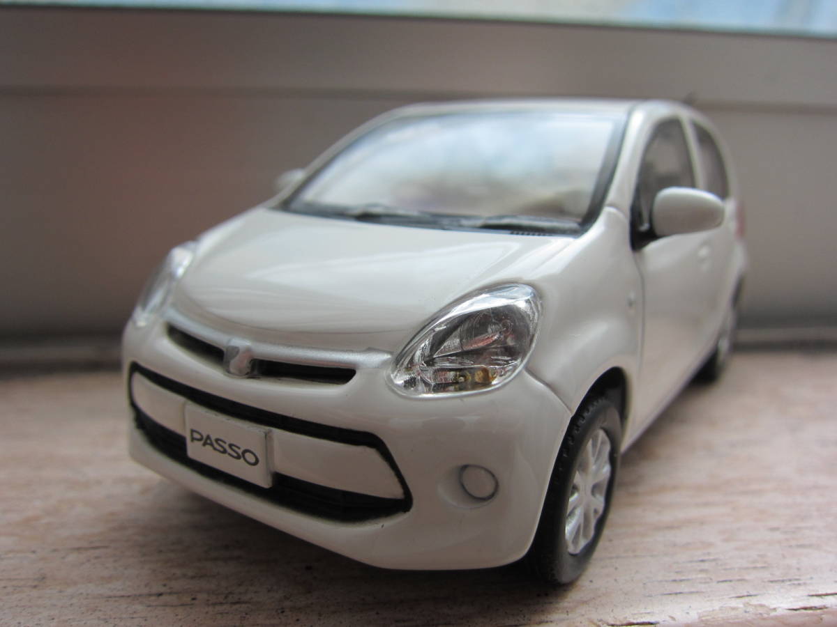 【非売品】 トヨタ パッソ カラーサンプル 1/30 ユキ(パッソ専用色)拍卖