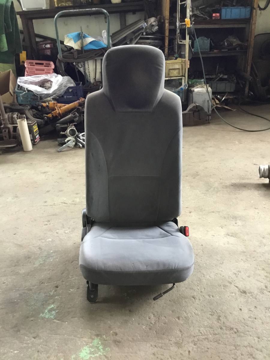 NPR85 H23年 エルフ 運転席側 シート L 22517 即日発送可 いすゞ ヤフオク ドライバーシート 101×56×60拍卖