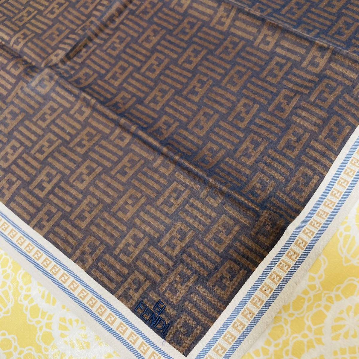 【レア】新品/FENDI/大判ハンカチ/正規品/フェンディ/未使用/即決/匿名発送/スカーフ/ズッカ柄/茶色/ブラウン/メンズ/紳士用/茶色/50cm/g拍卖