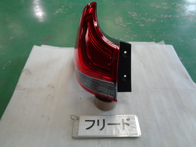フリード GB7 左テールランプユニット 即決 6035拍卖