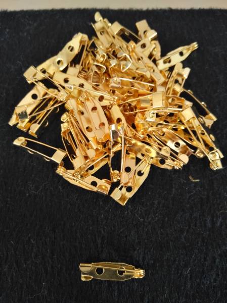 裏ピンタイプ 2穴ブローチピン 20mm ゴールド 69個拍卖