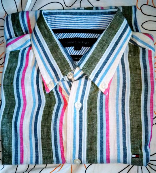 美品☆正規品トミー・ヒルフィガージャパン【TOMMY HILFIGER】カラフル半袖シャツS かっこいいオシャレセクシー系男性用 格安発送!!拍卖