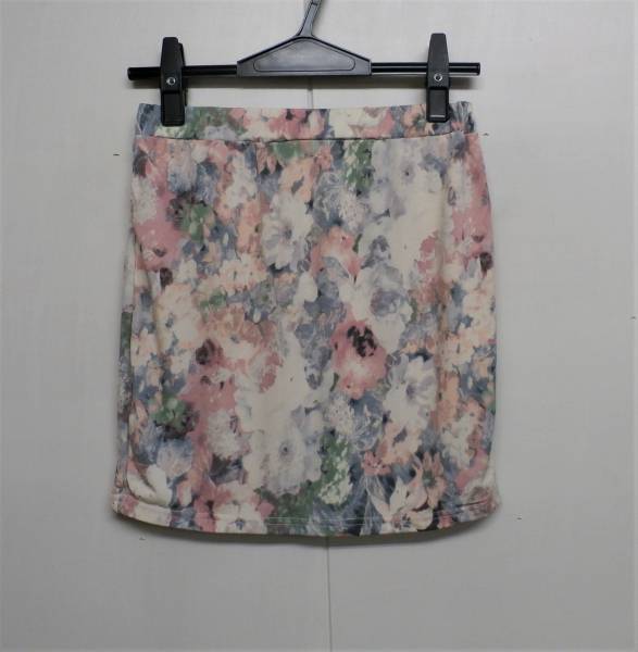 13596 ◆ SHELLNA 可愛いフラワーデザインゴムスカート M拍卖