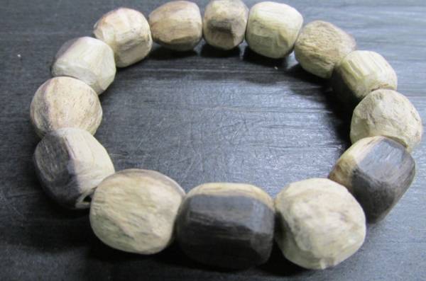 黒柿小粒14粒彫りだし連ねブレスレット拍卖