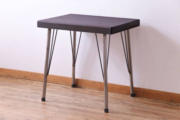 R-029727 リメイク品 古材使用 欅材の深い色味が魅力の鉄脚テーブル(サイドテーブル、作業台、カフェテーブル)拍卖
