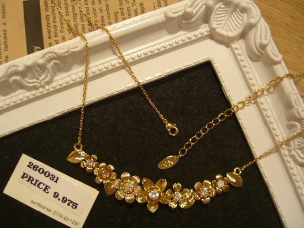 即決☆定価9975円☆ゴールドカラーヴィンテージ風お花連なりチョーカーネックレス♪拍卖