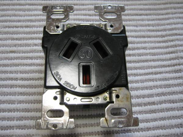 松下 WF1330B 200V 30A 3Pコンセント 新古拍卖