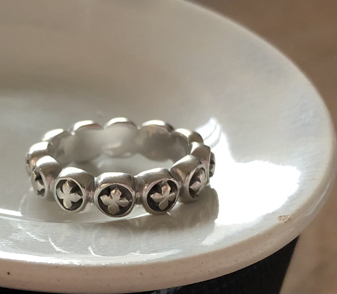 美品 ローリーロドキン クロス クローバー 18K ホワイトゴールド リング 指輪 約10号 クロスモチーフ拍卖