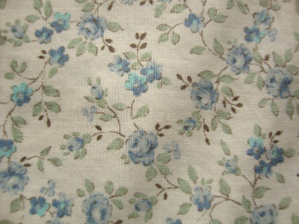 小花柄 ブロード W90cm×80cm ホワイト 白 青 花柄 コットン プリント 生地 はぎれ拍卖