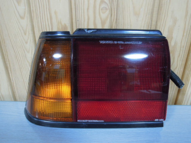 トヨタ スプリンター AE81 テールランプ 左 中古 STANLEY 12-222 L STANLEY RR7072 L A0096拍卖