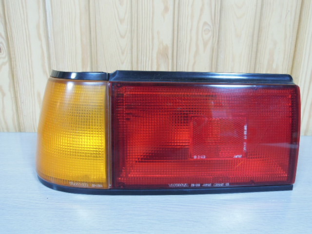 トヨタ コロナ AT150 テールランプ 左 中古 KOITO 20-120 L KOITO 33-06308 L ジャンク扱いで A0097拍卖