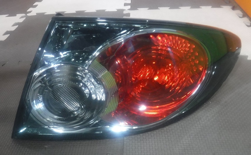 マツダGGEPアテンザGG3P純正リア右テールライトKOITO 220-61971 220-61980リヤ右テールランプ テールレンズG22G-51-180E即決即日発送可能!拍卖