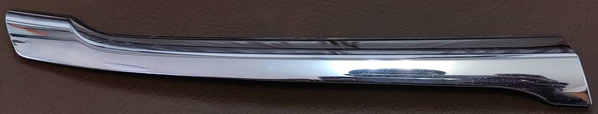 スバル インプレッサ フロントグリル 右 モールデイング *91123FJ110*拍卖