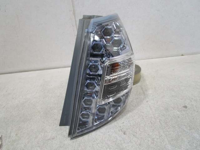 ホンダ フィット シャトル GP2 純正 右テールライト STANLEY W0020 33500-TF7-J02拍卖