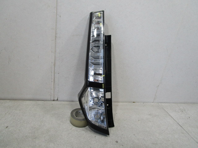 トヨタ タンク カスタム M900A/M910A 純正 左テールライト KOITO 220-69046 81561-B1120拍卖