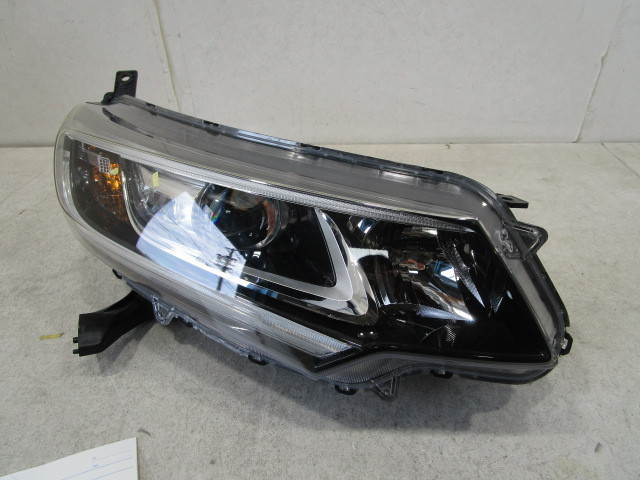 SALE!! ホンダ フリード GB5 純正 LED 右ヘッドライト拍卖