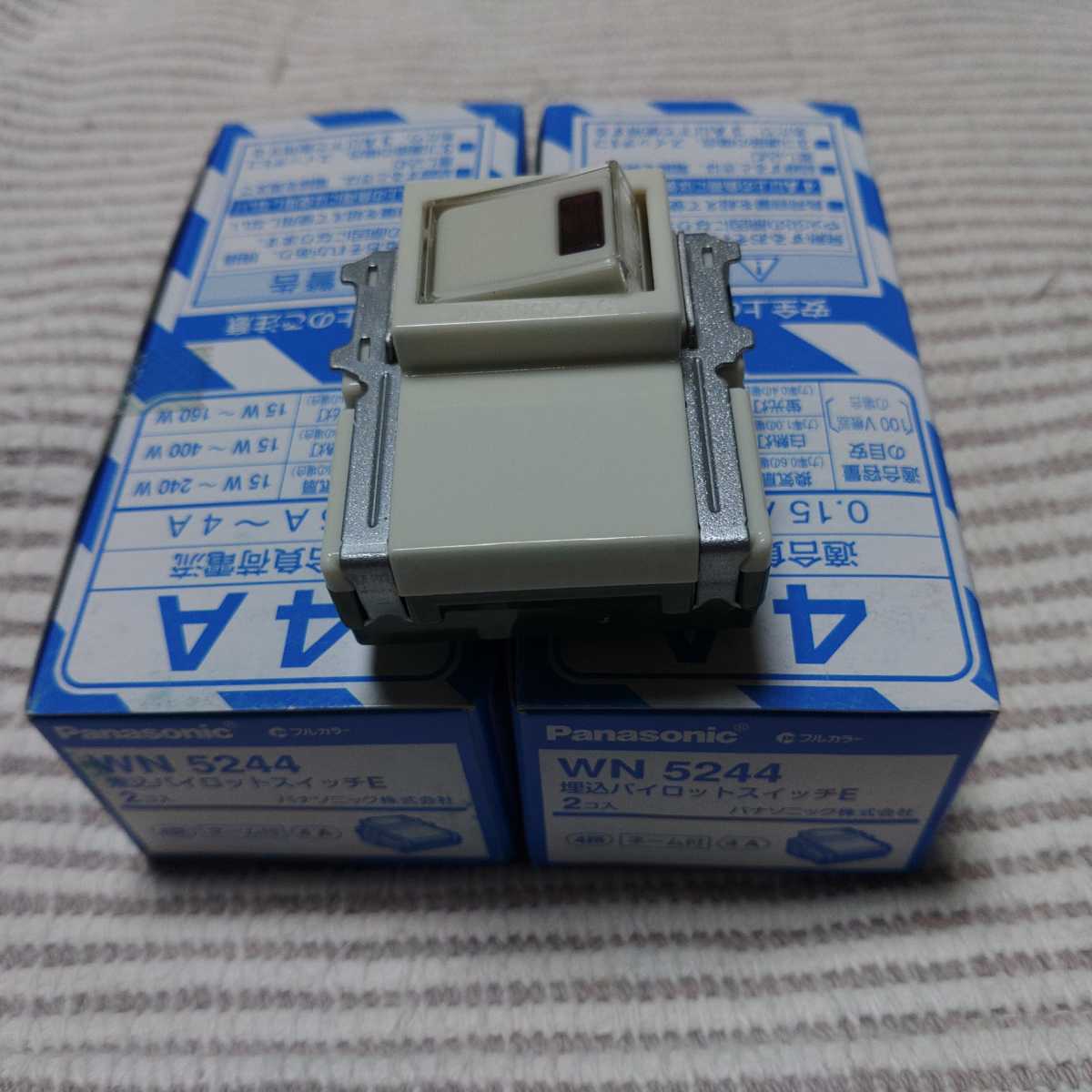パナソニック フルカラー WN5244 ネームパイロット4路スイッチ4A 新古 11個拍卖