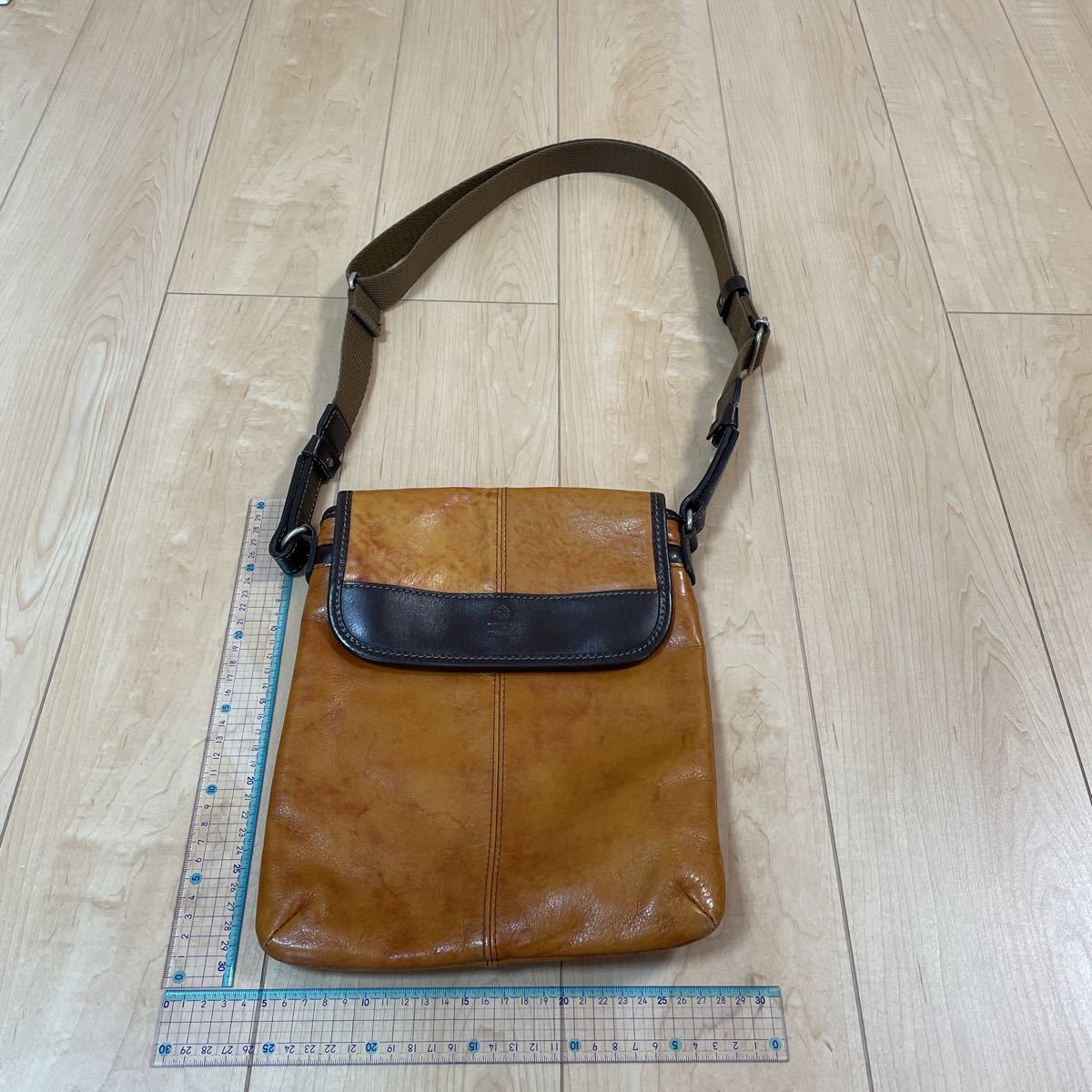 レザーショルダーバッグ タケオキクチ拍卖