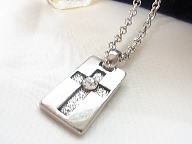 Nano Second 刻印 ラインストーン輝く1粒 クロス 十字架デザイン 長方形デザイン ユニセックスデザイン ネックレス◇拍卖