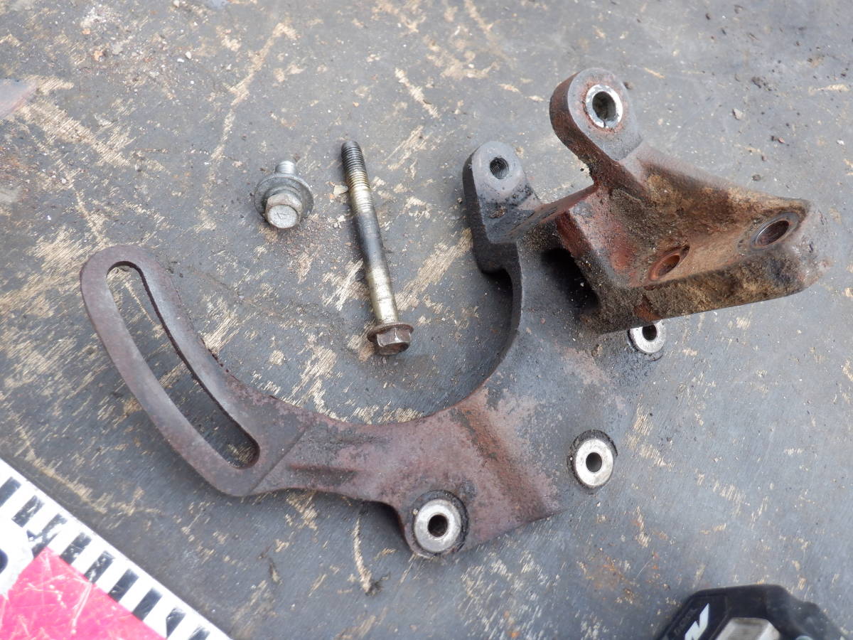 ソアラ GZ20 後期 ① パワステポンプブラケット ベーンポンプブラケット 2.0GT ツインターボL 20ソアラ 1G MZ20 MZ21拍卖