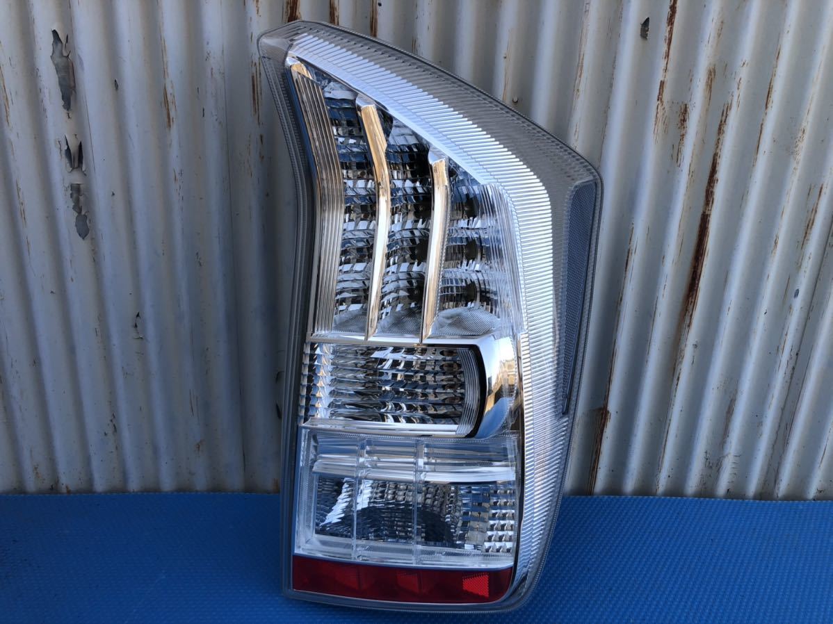 1826:プリウス 30 ZVW30 前期 右テール拍卖