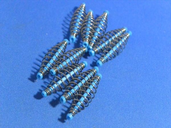 青アユラセン10個、ハヤ、オランダ、マキエ籠、オイカワ、カワムツ、吸込み鯉、志賀・野洲小鮎琵琶湖コアユ、稚鮎、シラスミンチ拍卖