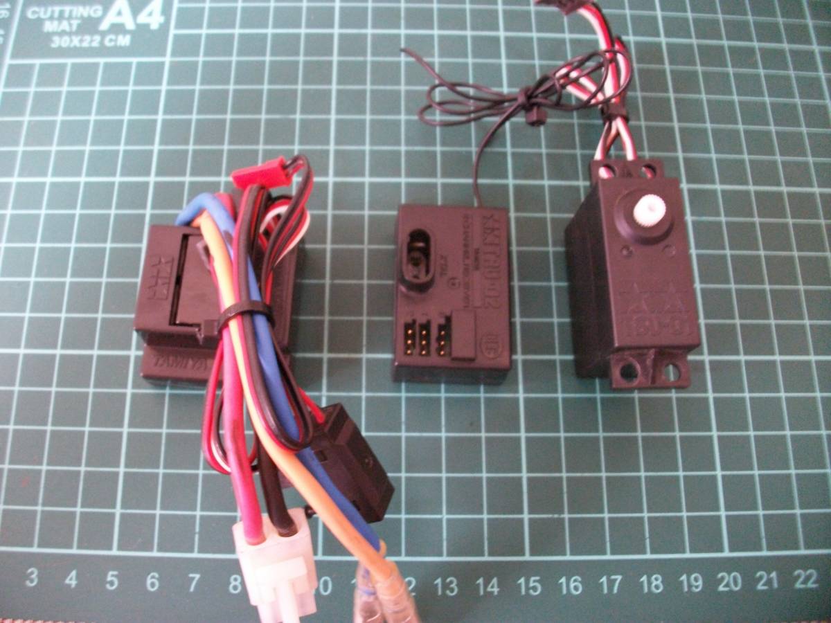 【激安目玉商品】田宮 アンプ(TEU101BK)/サーボセット クリスタル無 簡易通電動作確認済 一応ジャンク扱 レターパック送料一律!!拍卖