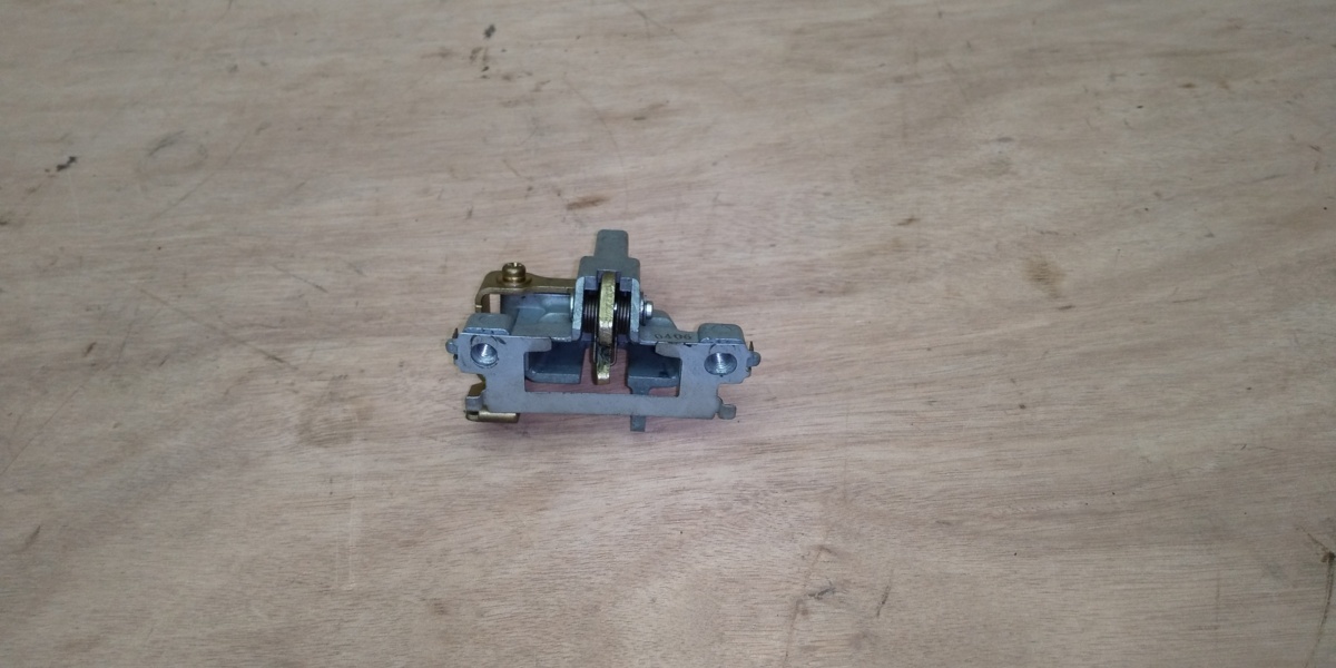 59■SA08J ジョグ ポシェ JOG 実動車解体■シートロック■3YK 3YJ 4JP SA16Jへの適合は各自でお調べください■拍卖