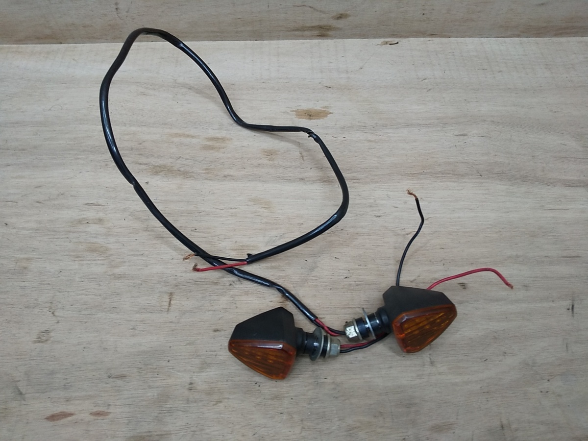 86■MC22 CBR250RR 解体■社外ウインカー 点灯確認済み■拍卖