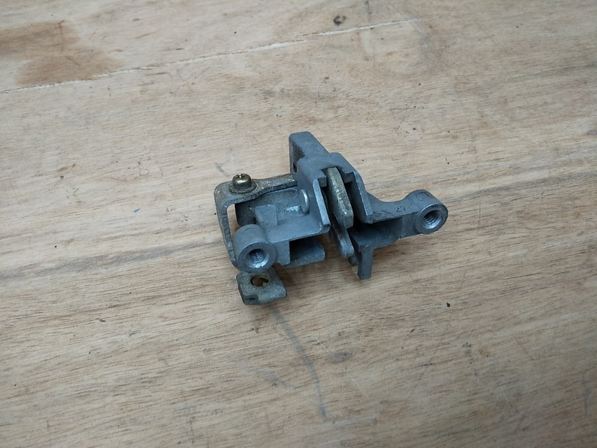 144■アプリオ タイプII 4LV■シートロック■共通車種 4JP SA11J ビーノ ジョグ 5AU 3YK■拍卖