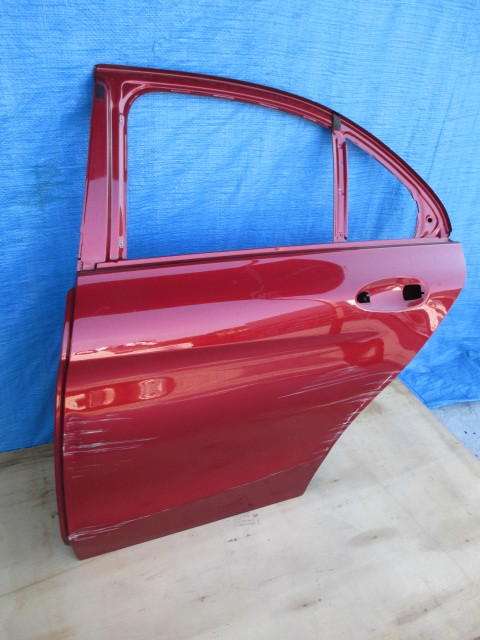 AU795 ベンツ W205 Cクラス リアドア 左 赤拍卖