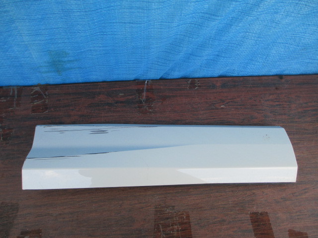 AU822 アウディ Q3 83A ドアモール リア 右 白 83A853970A/B拍卖