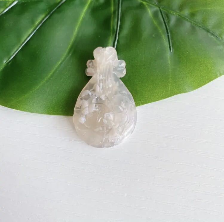 桜瑪瑙 ルース ペンダントトップ 希少 琵琶 楽器 天然石 パワーストーン NP84拍卖