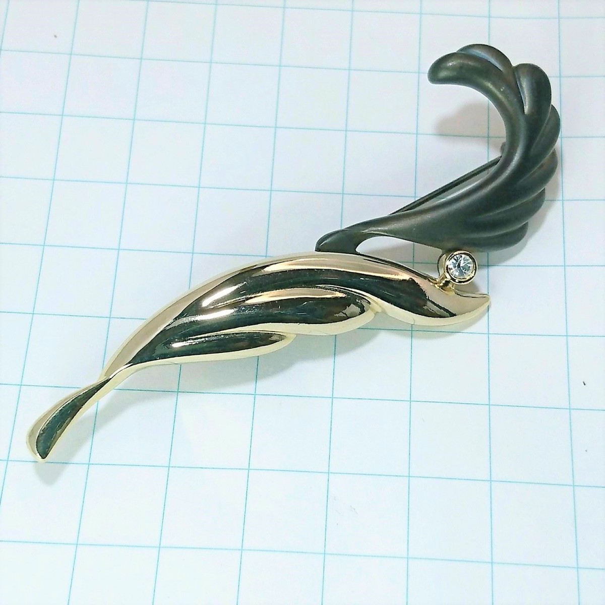 送料無料)ビンテージ☆葉っぱモチーフ☆アンティークブローチ A09475拍卖