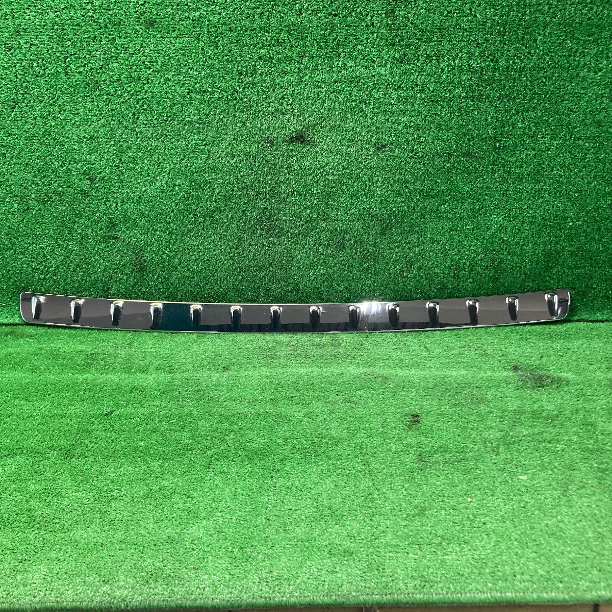 ♪♪最終値下げ!! ベンツ Bクラス B180 DBA-246242 ロードシルガード リアステップガード リアバンパーガード A2468850011 (W2410)♪♪拍卖