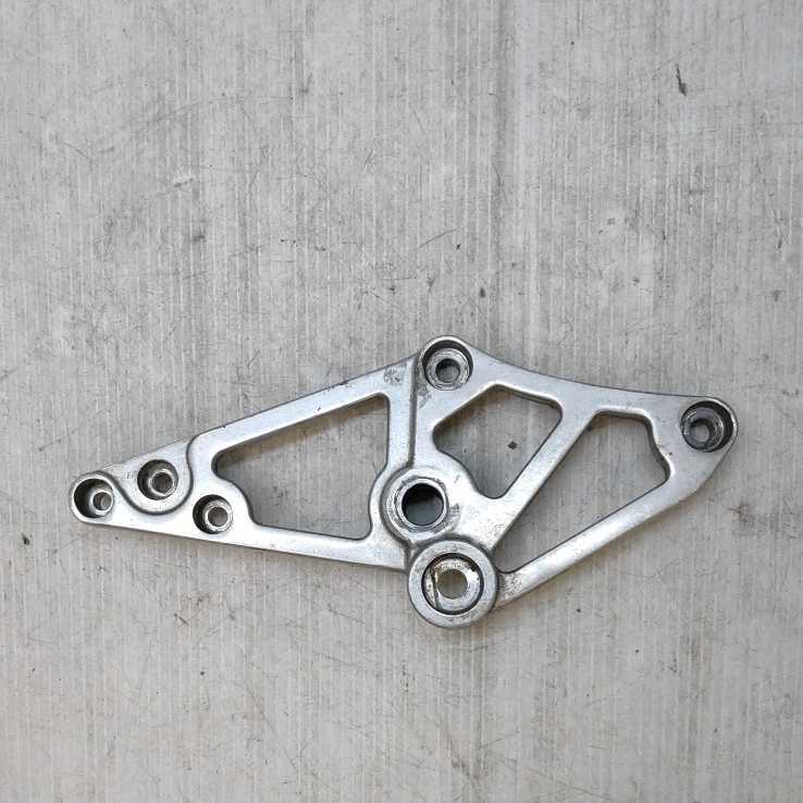 【0620-5】ホンダ CBR400F 右前ステップ プレート 当時物 絶版 旧車拍卖