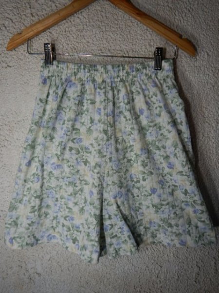n7591 Shenanigans レディース 涼しげ 花柄 総柄 デザイン ハーフ ショート パンツ ポケットあり 人気 海外輸入 送料格安拍卖