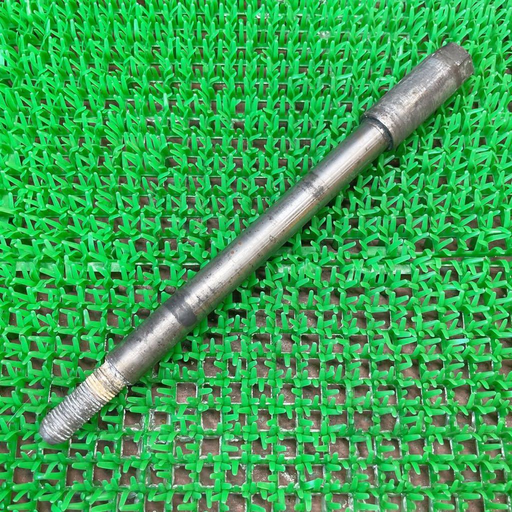 6-71K HONDA ホンダ XLR250 純正 フロントアクスルシャフト 中古 部品 バイク拍卖