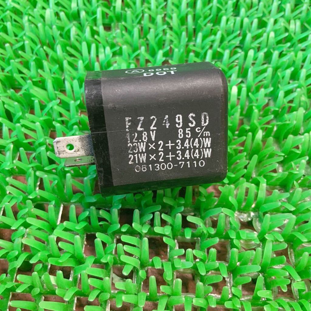 6-144R SUZUKI スズキ GSX-R750 純正 ウインカーリレー 中古 部品 バイク拍卖