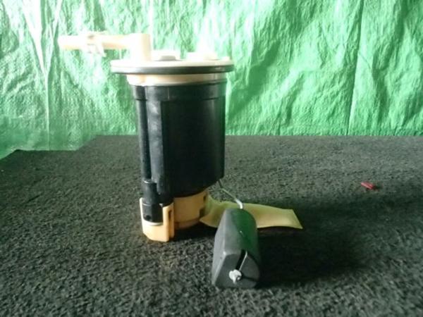 【2480】 プレオ RA1 平成13年式 フューエルポンプ デンソー 101961-6440 スバル 42021KE020拍卖