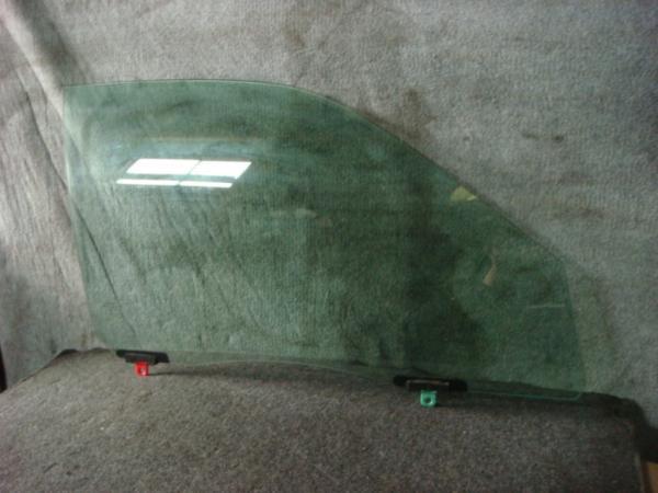 【2332】平成15年 クラウン GS171 右フロントドアガラス拍卖